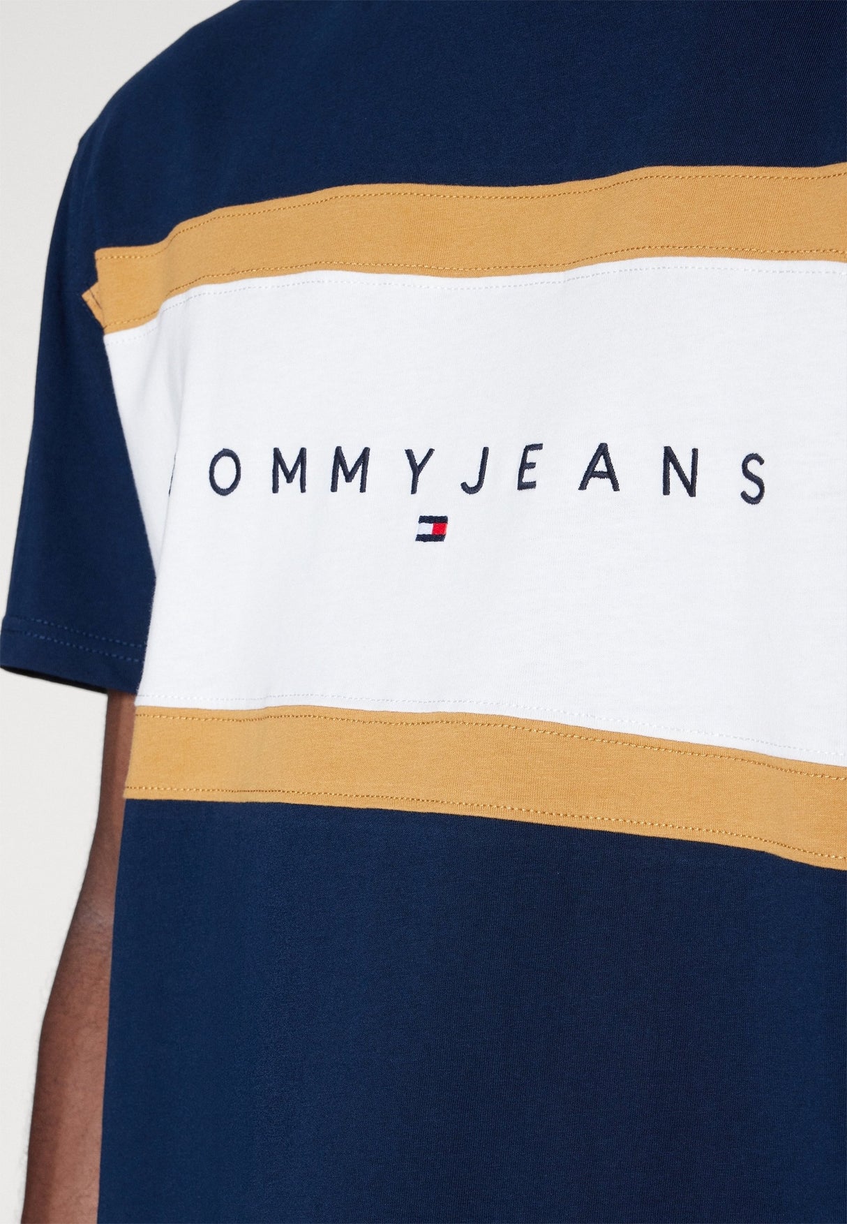TOMMY HILFIGER PRINTED T-SHIRT