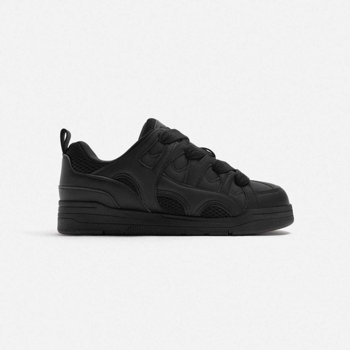 ZARA CHUNKY WITH BIG LACES SNEAKERS