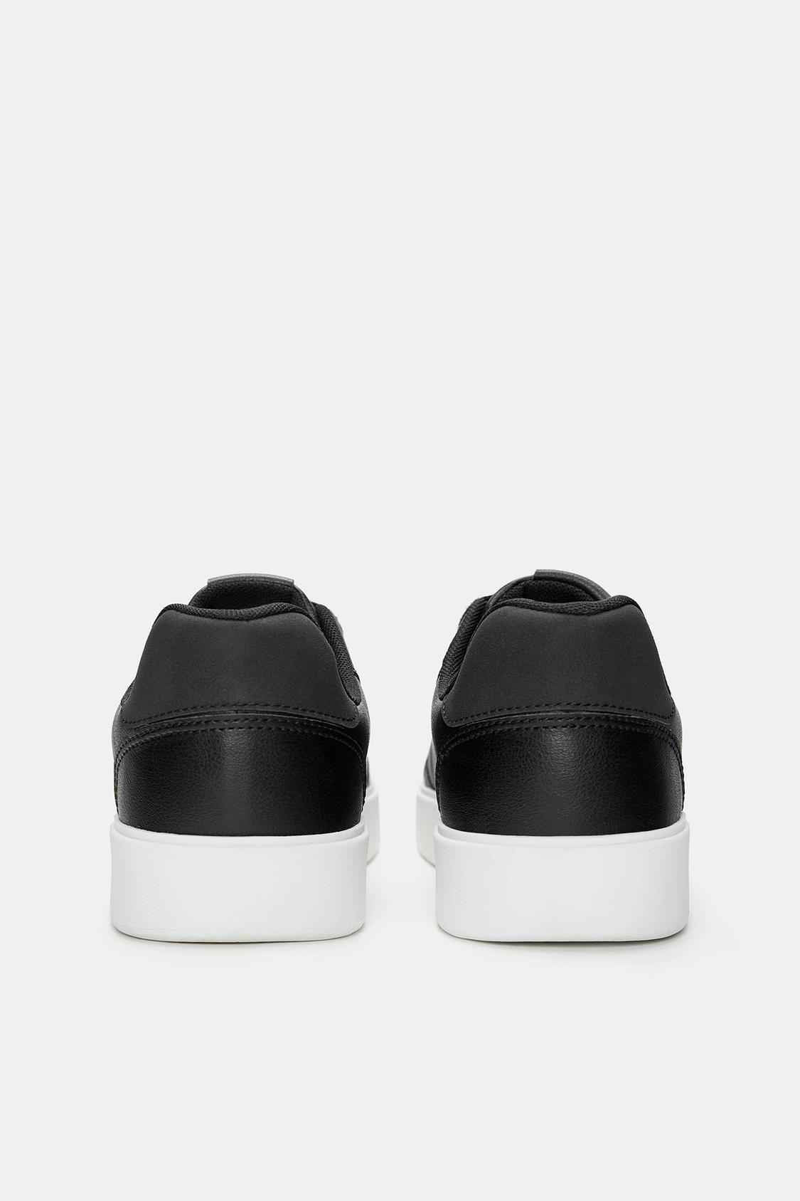 Pull&bear Basic trainers with detail