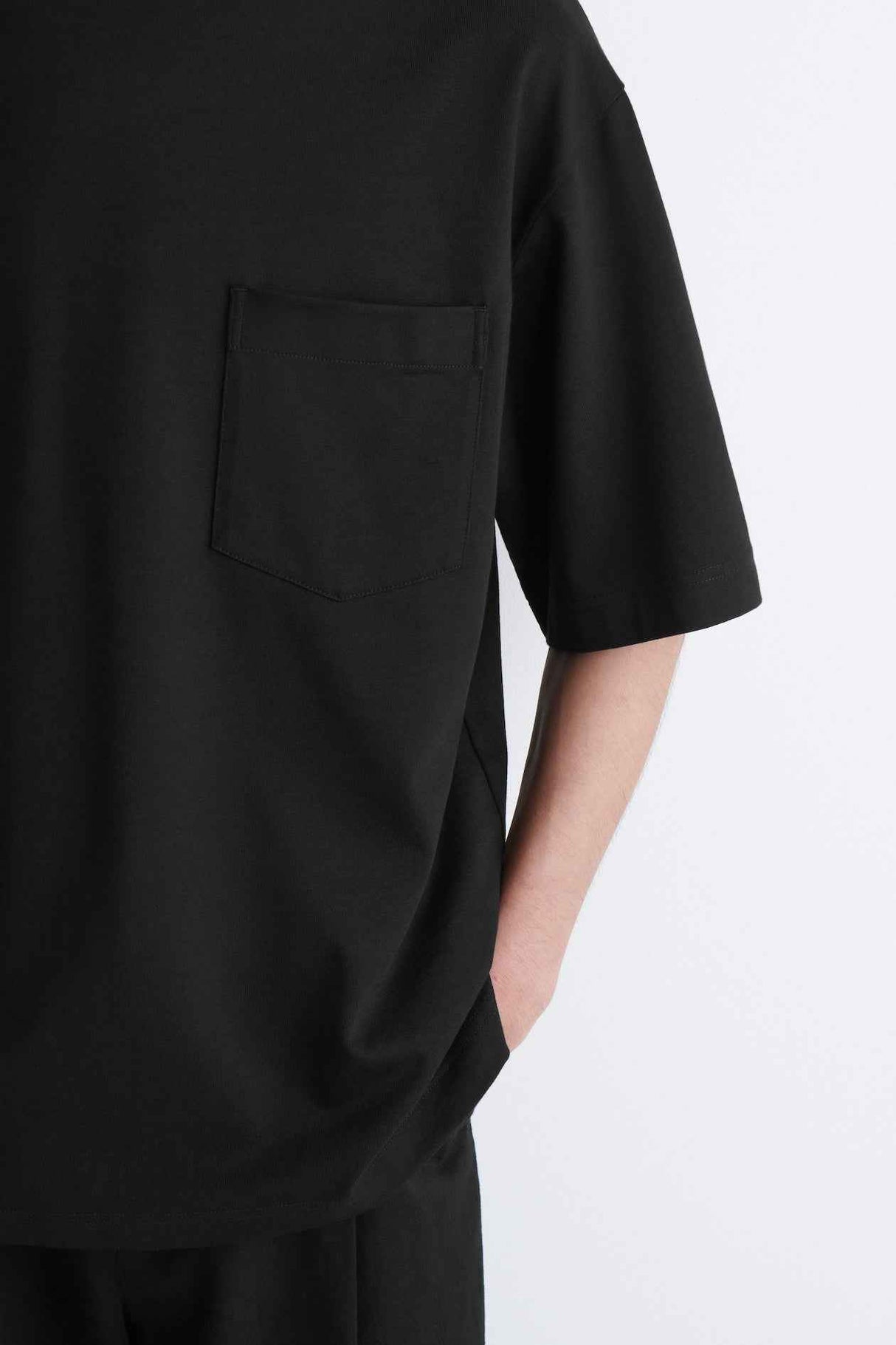 COS OVERSIZED WITH POCKET HEAVYWEIGHT T-shirt