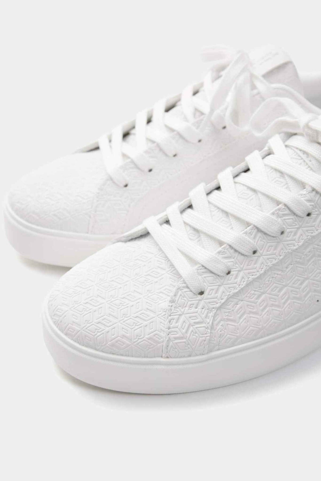 PULL&BEAR WITH PATTERN SNEAKERS