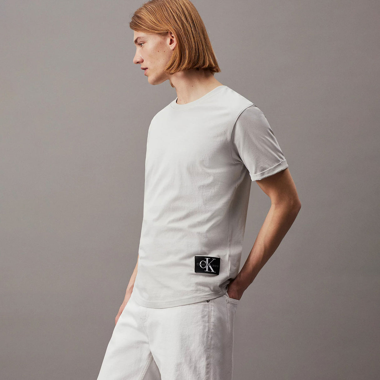 CALVIN KLEIN WITH LOGO BADGE T-SHIRT