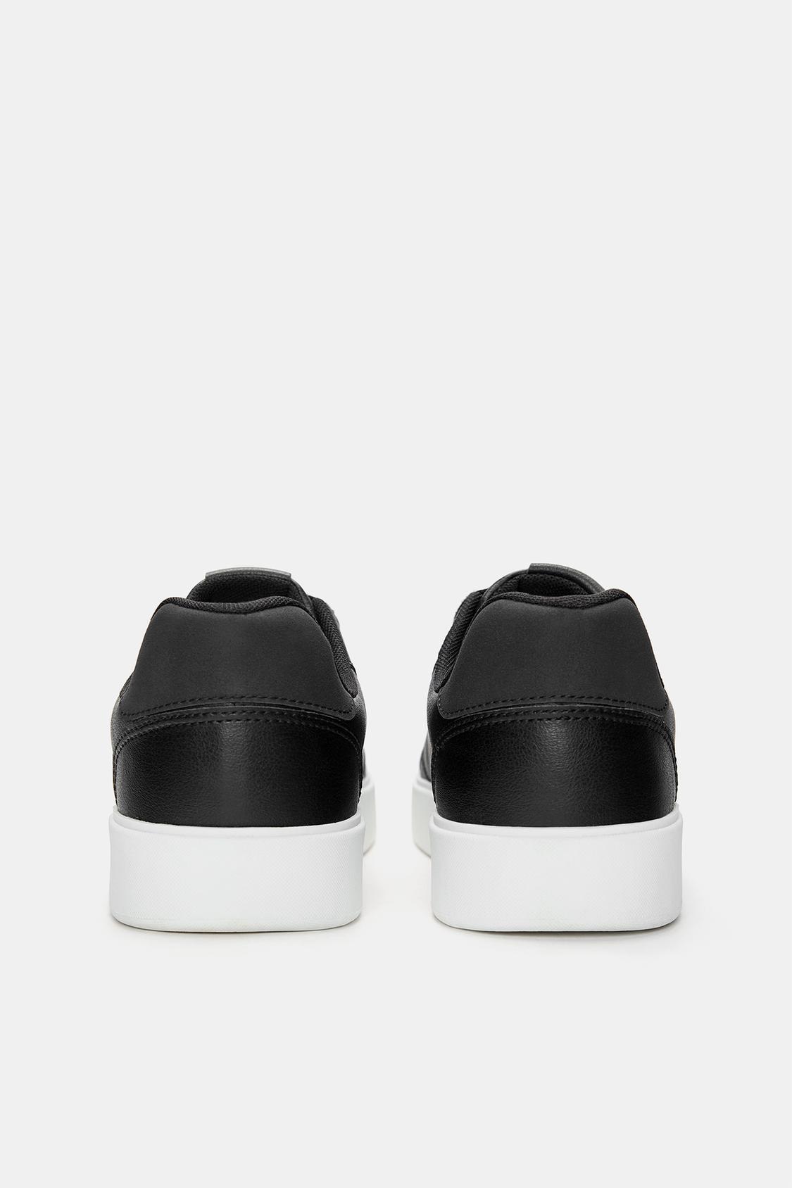 Pull&bear Basic trainers with detail
